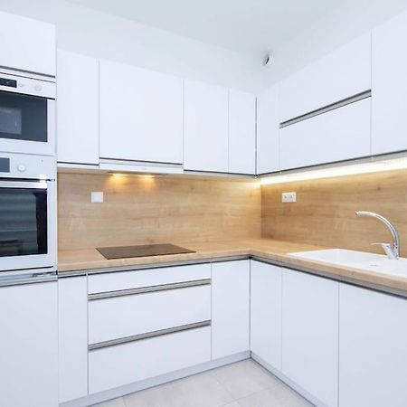 Apartment In Bratislava With Free Parking Extérieur photo