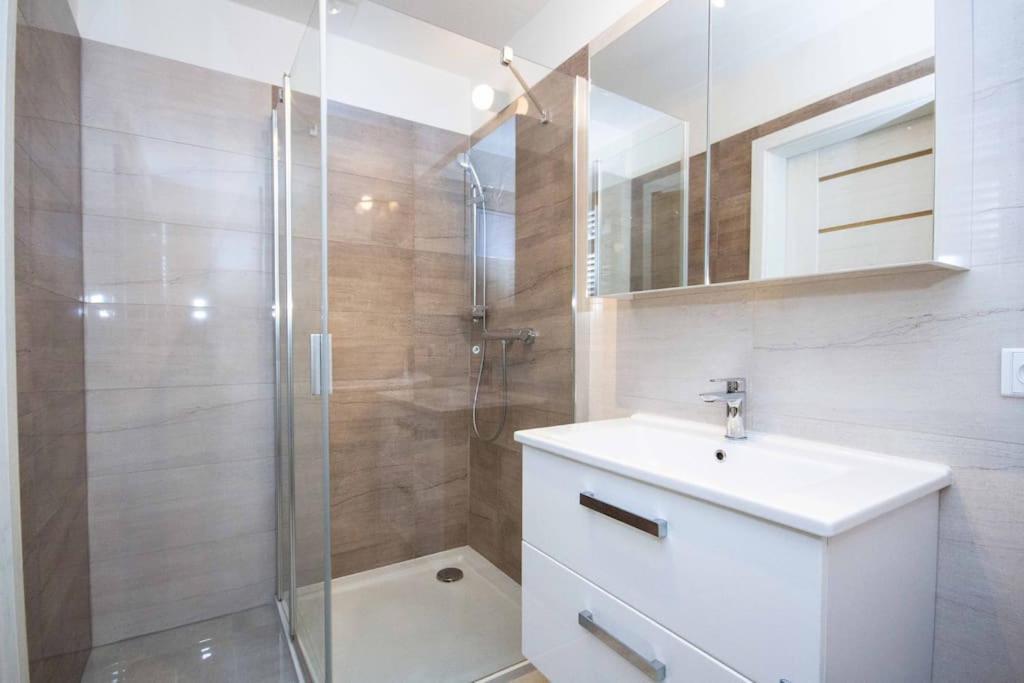 Apartment In Bratislava With Free Parking Extérieur photo