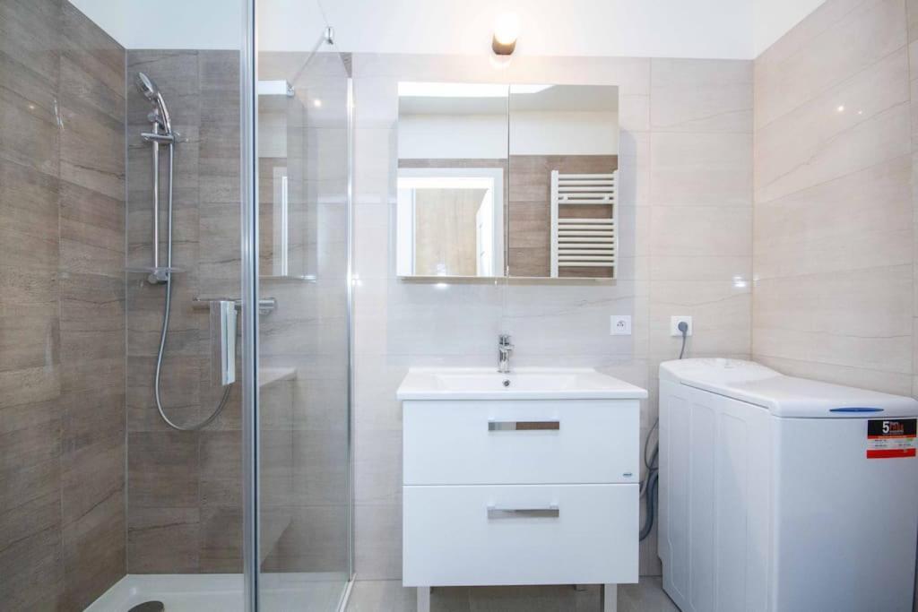 Apartment In Bratislava With Free Parking Extérieur photo