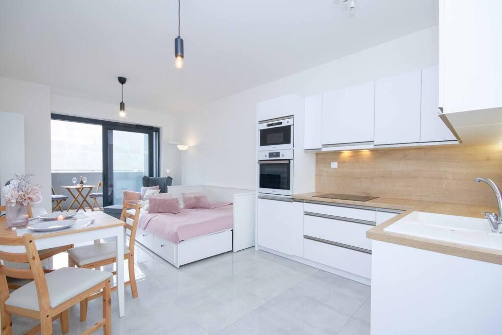 Apartment In Bratislava With Free Parking Extérieur photo